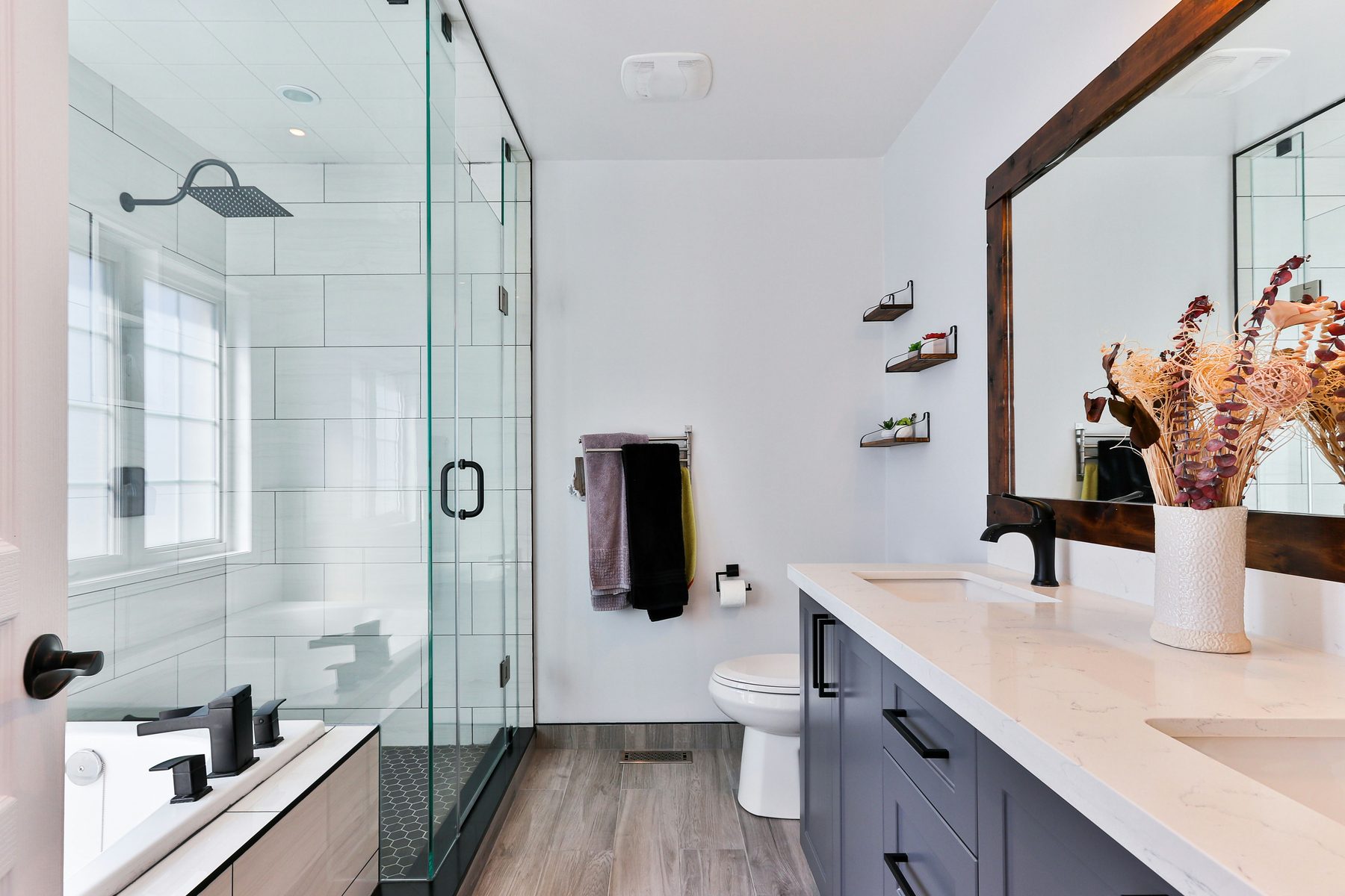 Clean, sparkling bathroom representing our cleaning services
